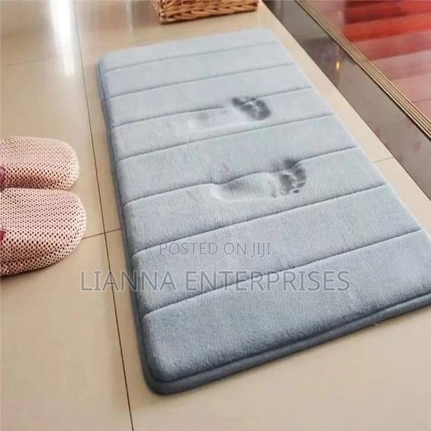 Super Absorbent Memory Foam Bath Mat - thumbnail 2