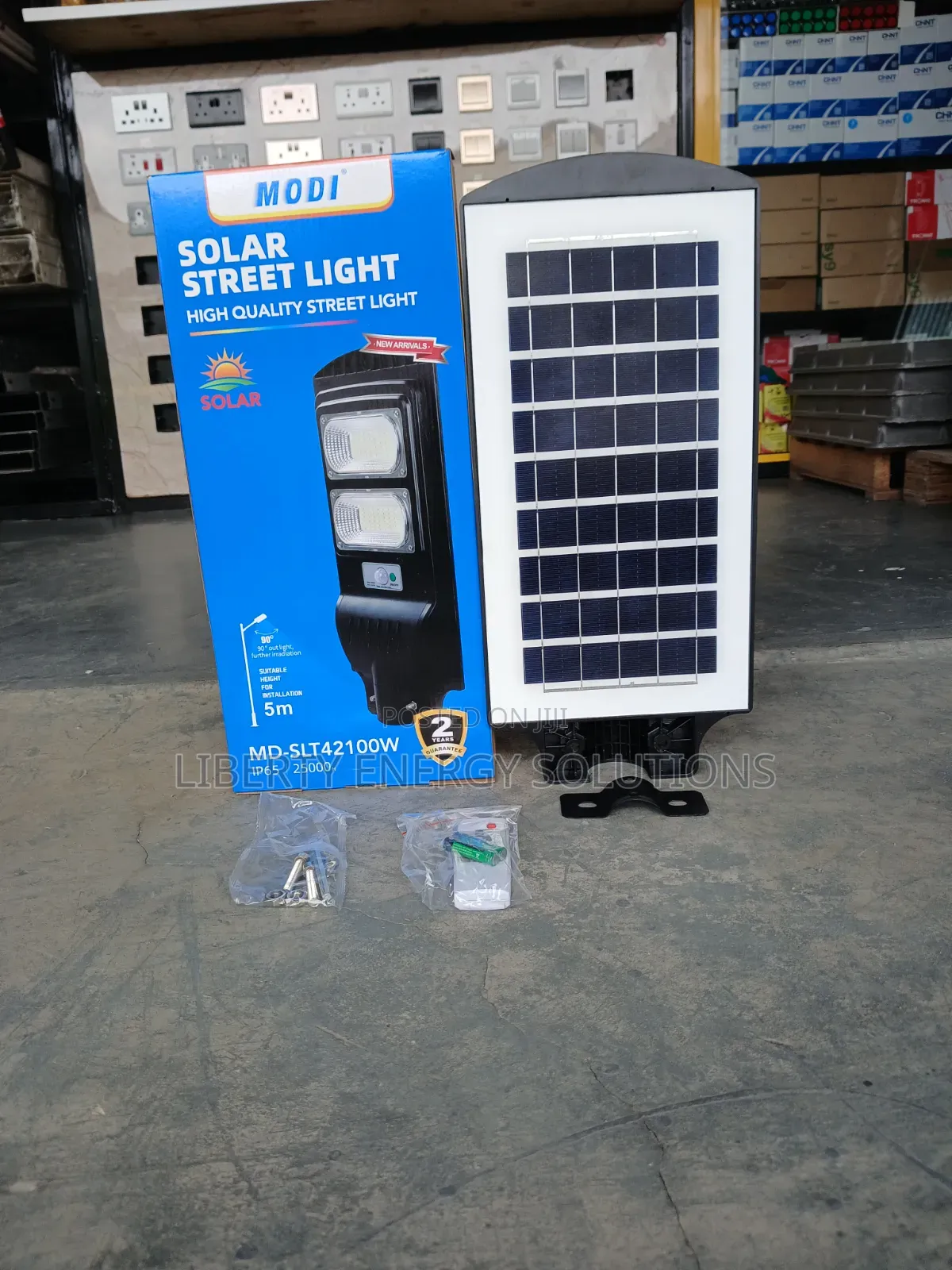 Modi Led Solar Street Light 100w Black