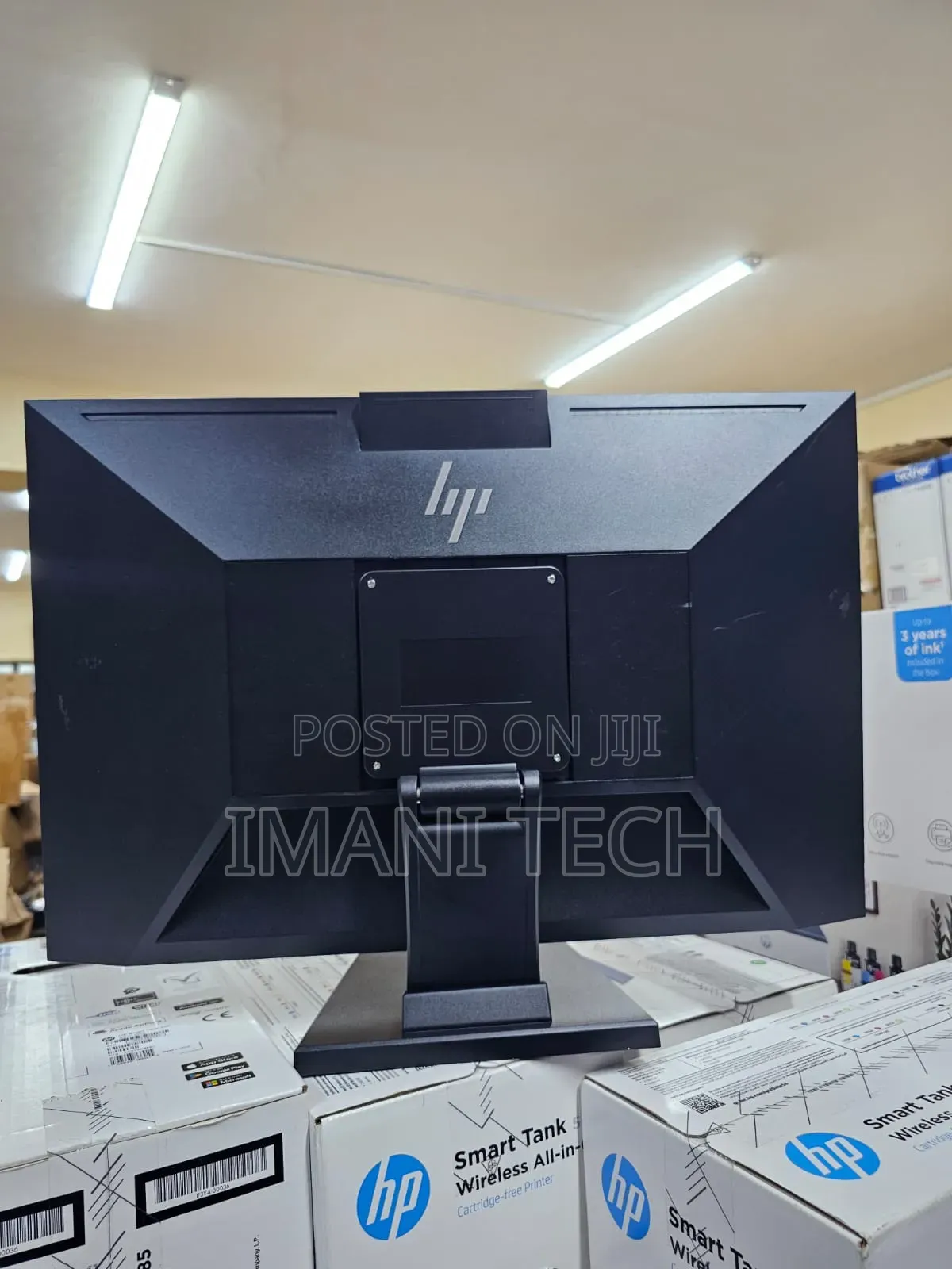 Hp Monitor Edge to Edge 24" With Webcam Microphone and Speaker