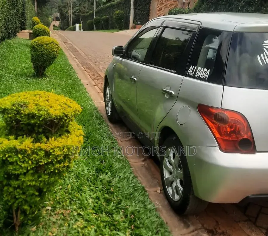 Toyota IST 2006 Silver