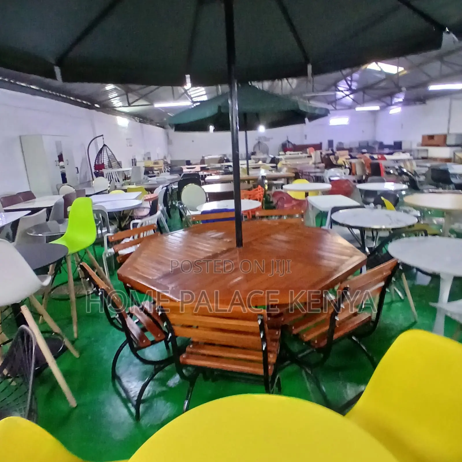 Garden Set: 6 Person Wooden Contemporary Lawn Set