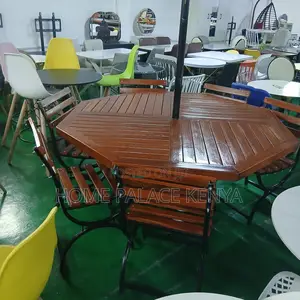 Garden Set: 6 Person Wooden Contemporary Lawn Set