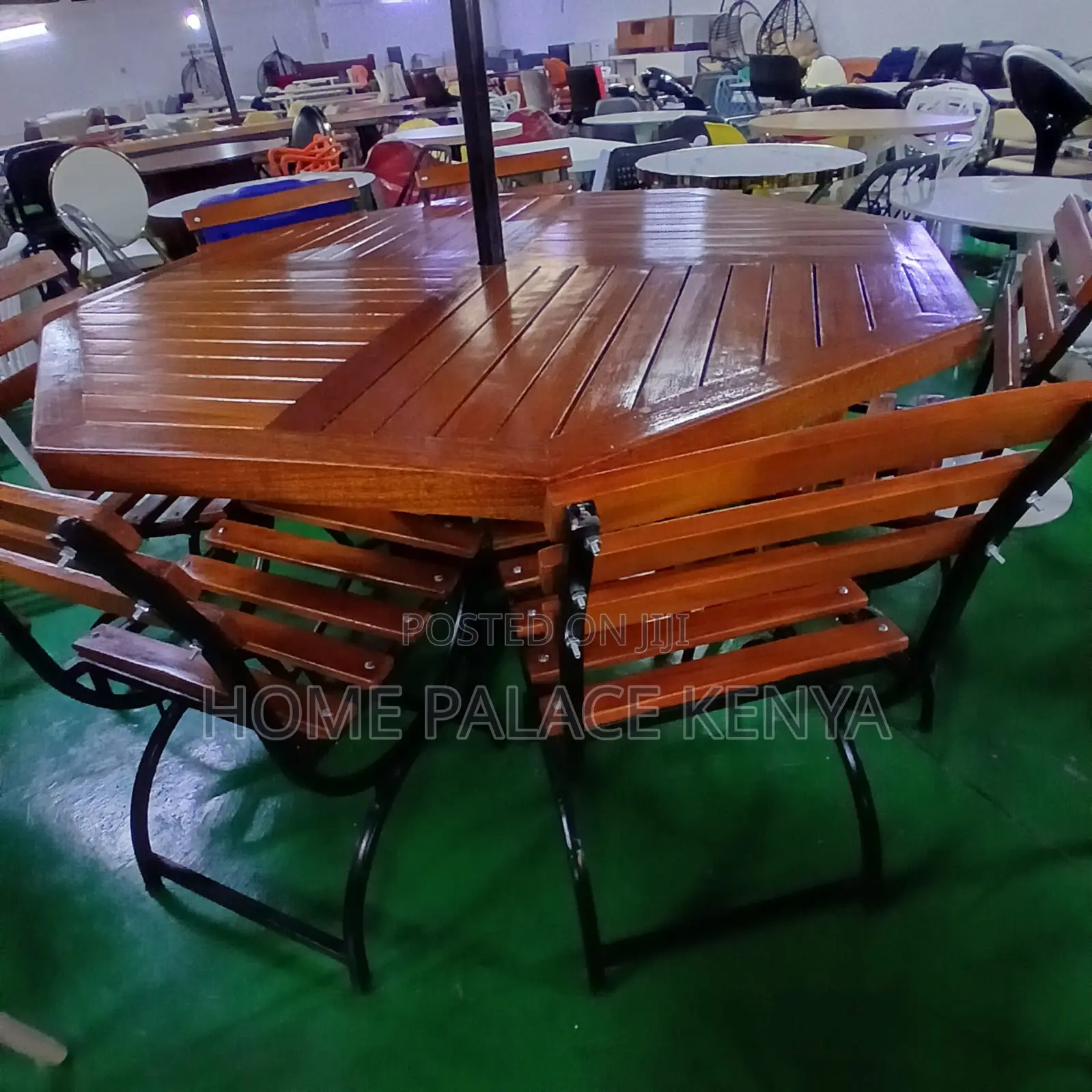 Garden Set: 6 Person Wooden Contemporary Lawn Set