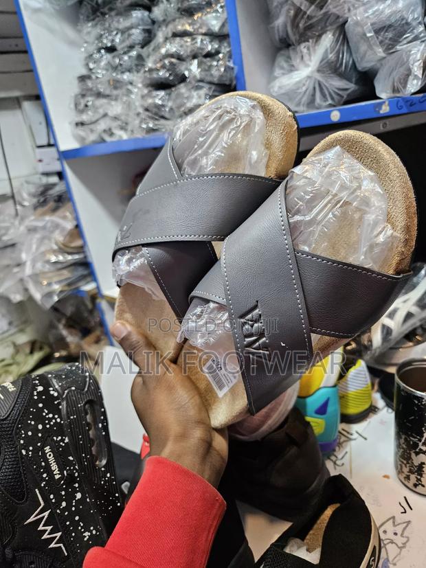 Premium Zara Branded Men's Slides - thumbnail 2
