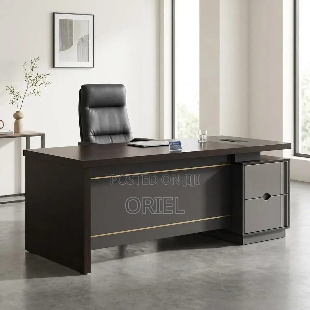 Office Desk : Modern Executive Office Desk- 1.8m