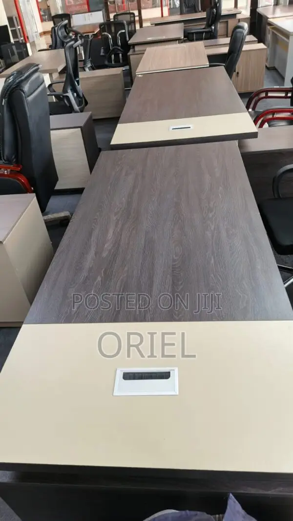 Office Desk : Modern Executive Office Desk- 1.8m