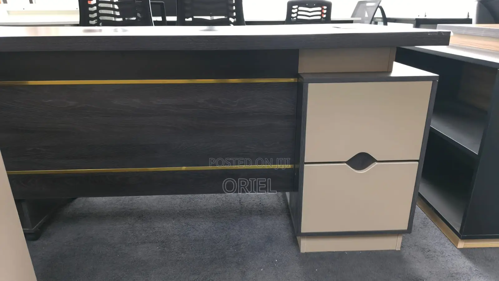 Office Desk : Modern Executive Office Desk- 1.8m