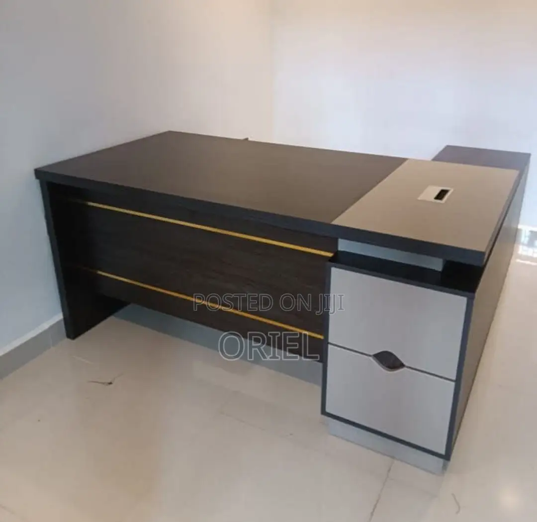 Office Desk : Modern Executive Office Desk- 1.8m
