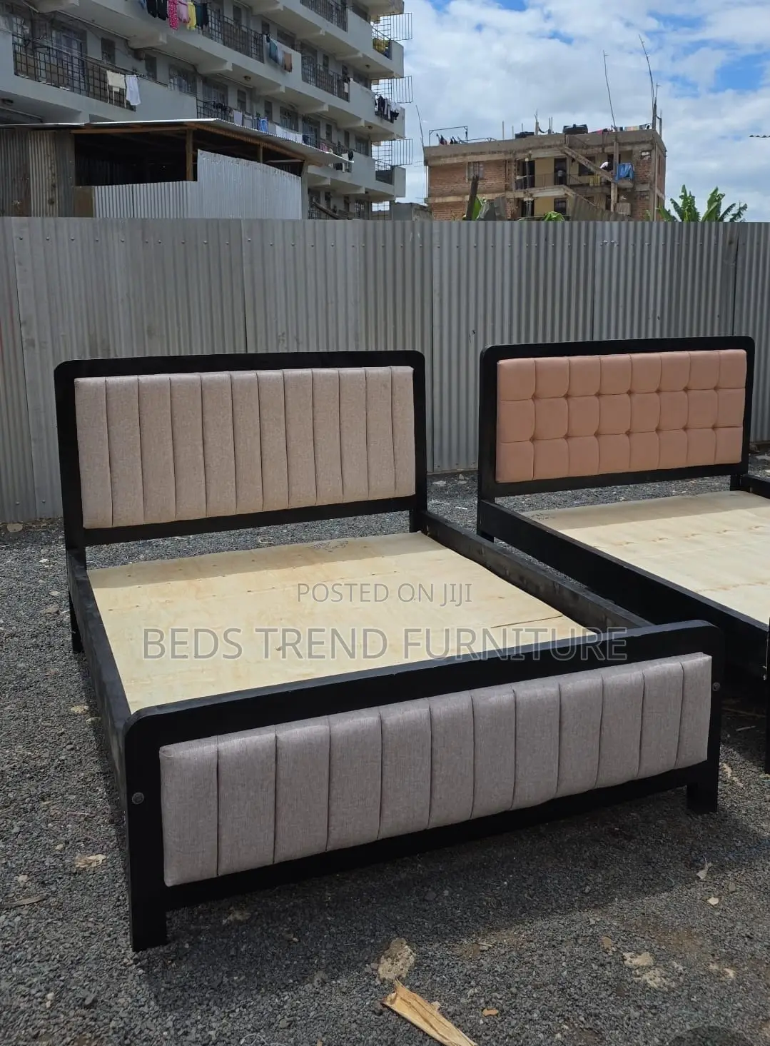 5 by 6 Mocket Bed – Tufted Upholstered Frame