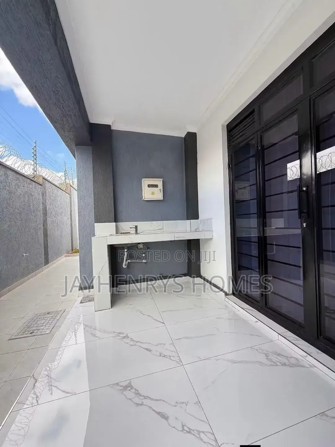 5bdrm House in Kimbo for sale