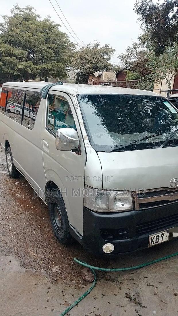 Toyota HiAce 2008 Silver