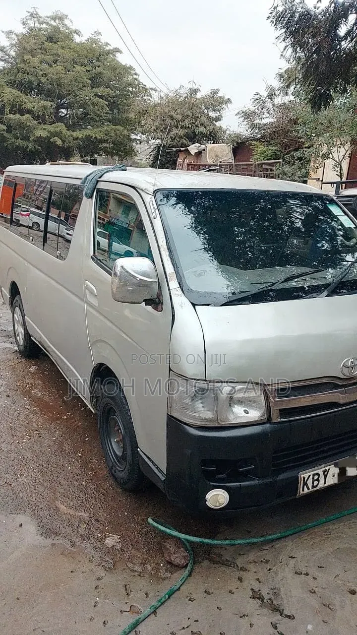 Toyota HiAce 2008 Silver