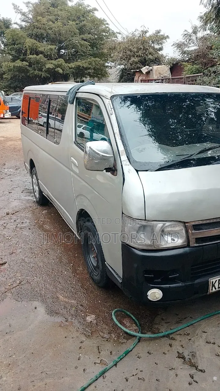 Toyota HiAce 2008 Silver