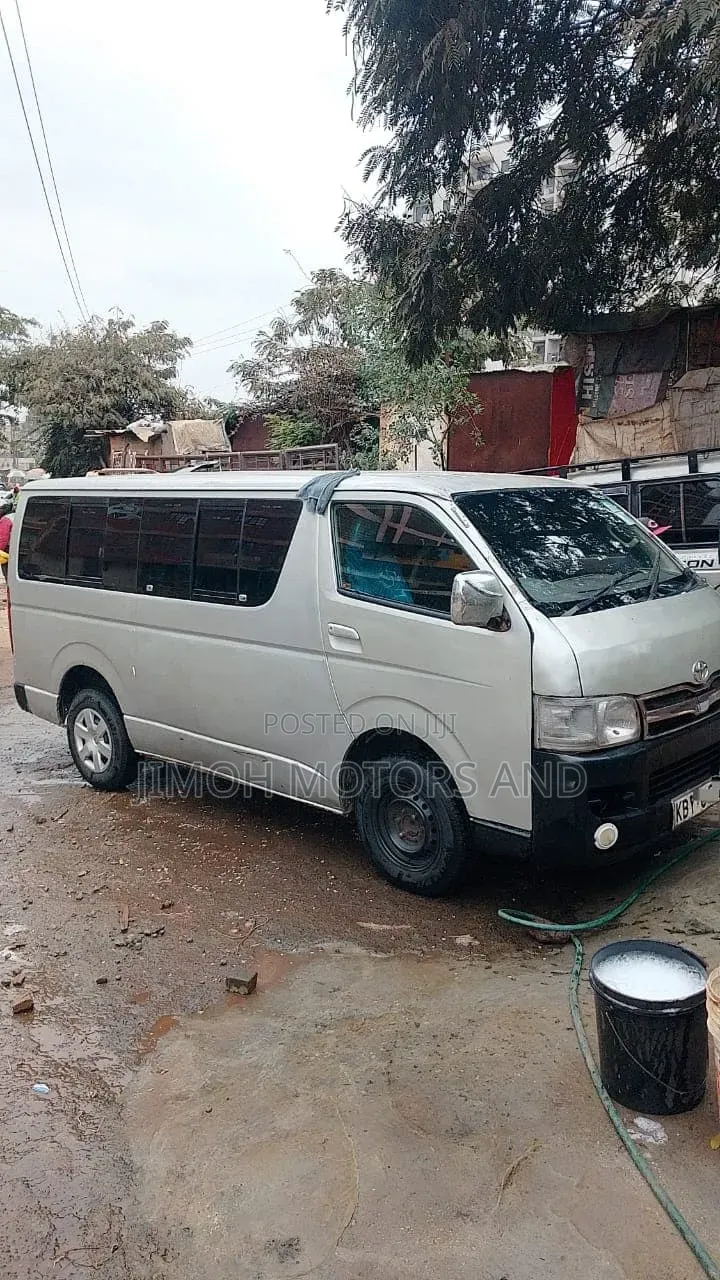 Toyota HiAce 2008 Silver