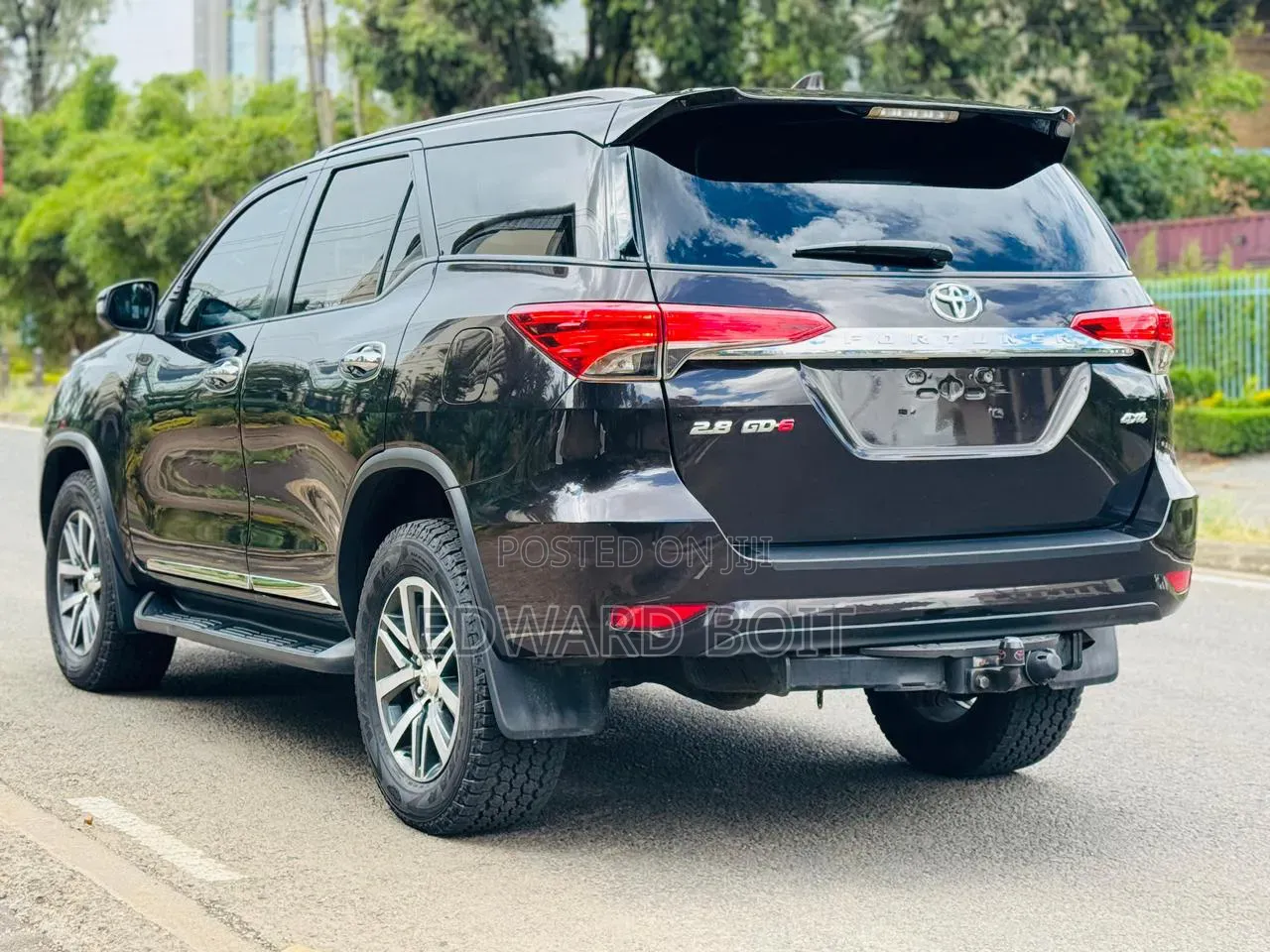 Toyota Fortuner 2019 Maroon