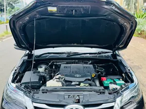 Toyota Fortuner 2019 Maroon