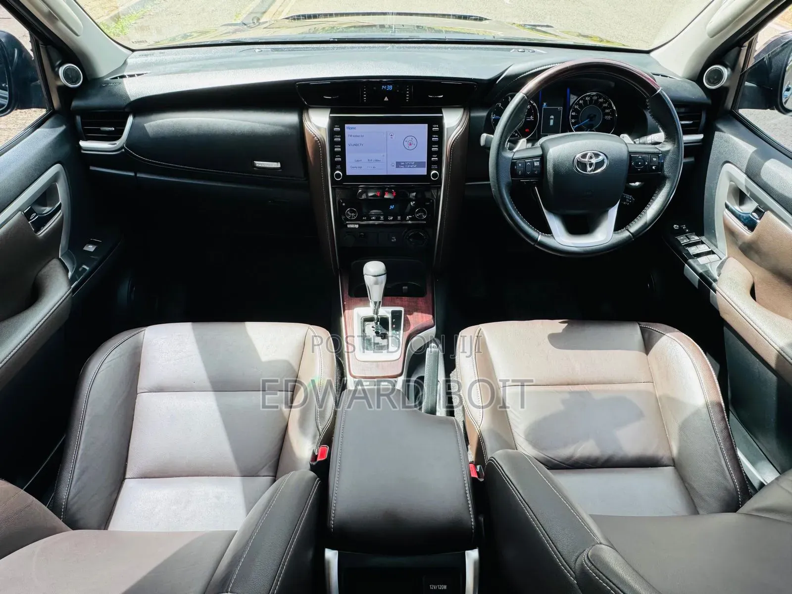 Toyota Fortuner 2019 Maroon