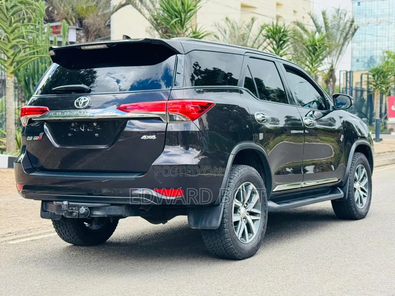 Toyota Fortuner 2019 Maroon