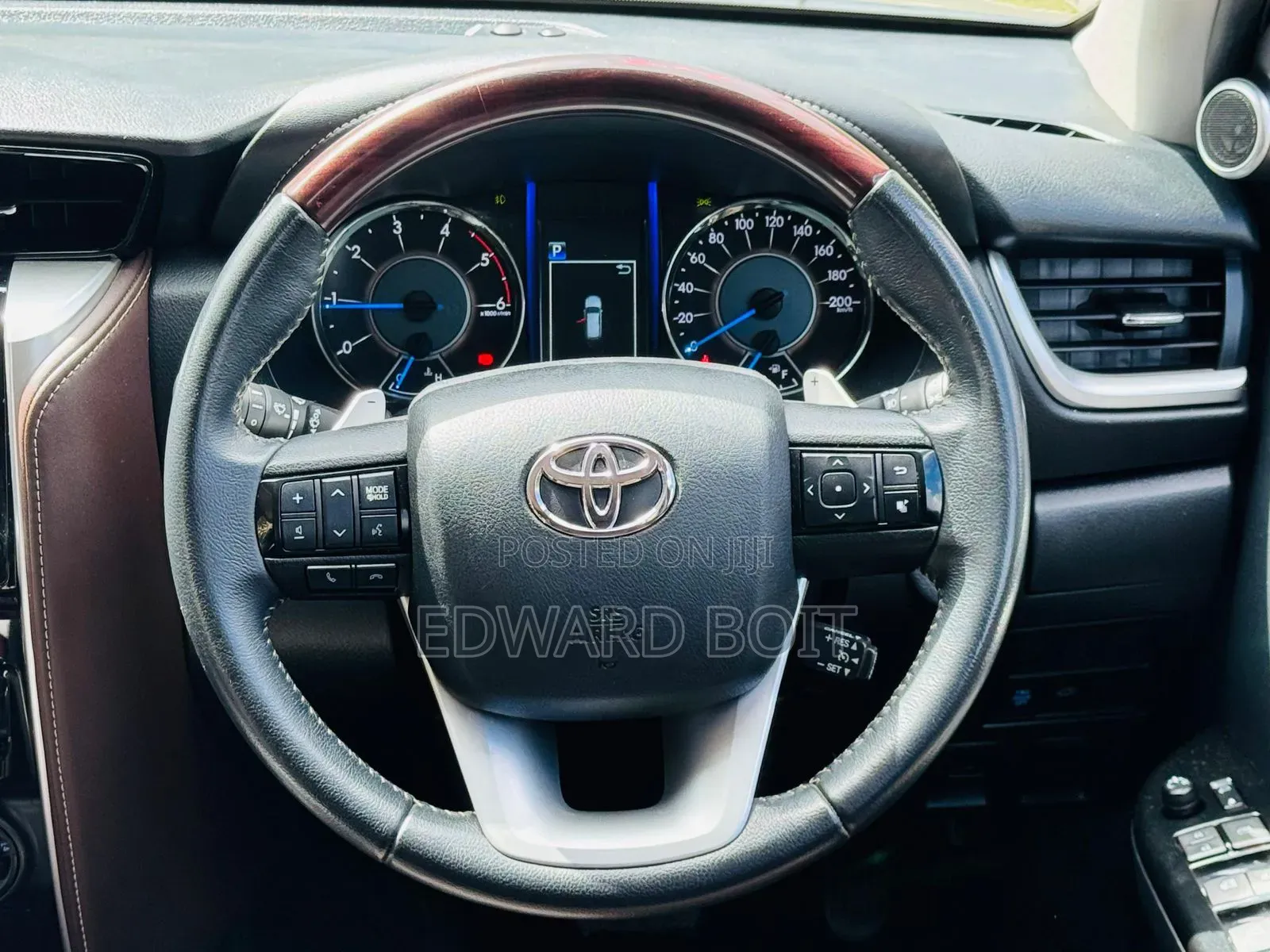 Toyota Fortuner 2019 Maroon
