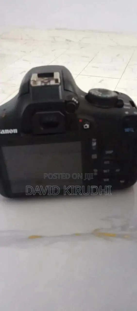 Camera Canon 2000d
