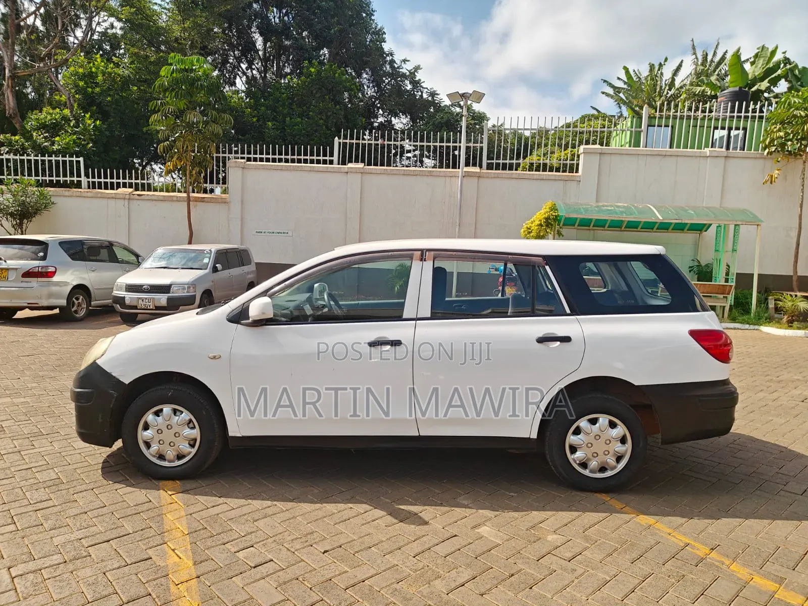 Nissan Advan 2012 White
