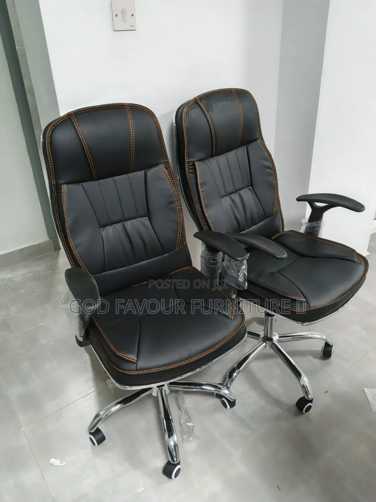 Modern and Elegant Leather Office Chair