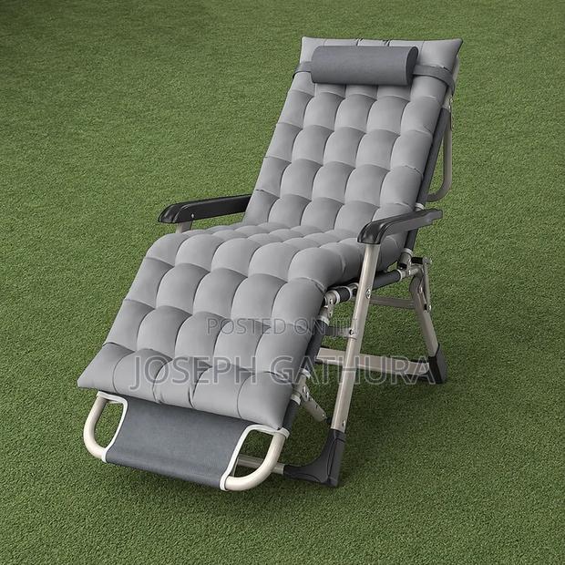 2in 1 Foldable Chair/Bed With Cushion - main view