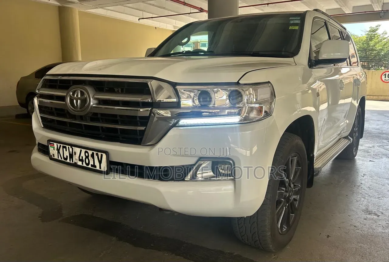 Toyota Land Cruiser 2012 White