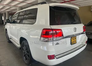 Toyota Land Cruiser 2012 White