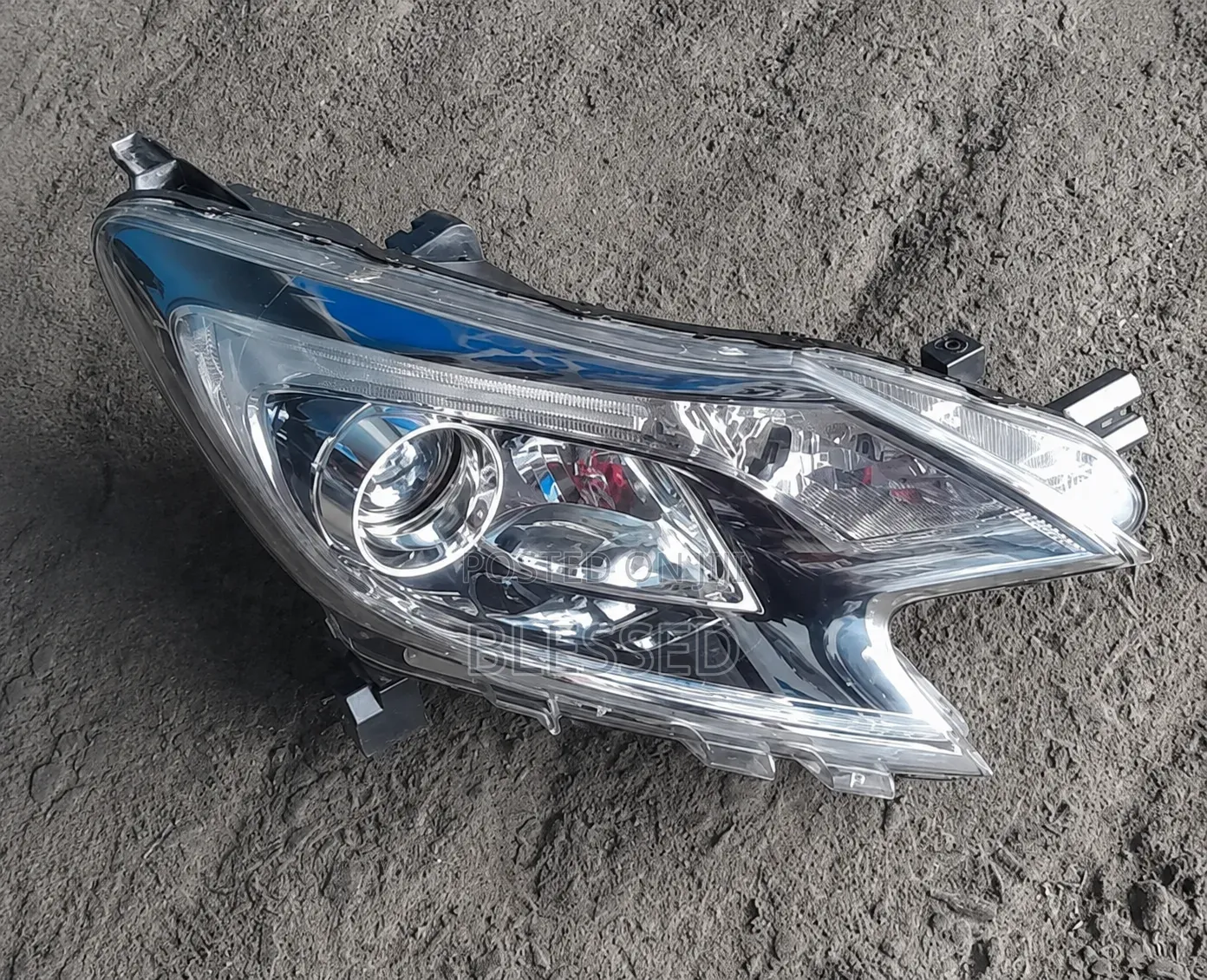 Nissan Note 2018 Headlight