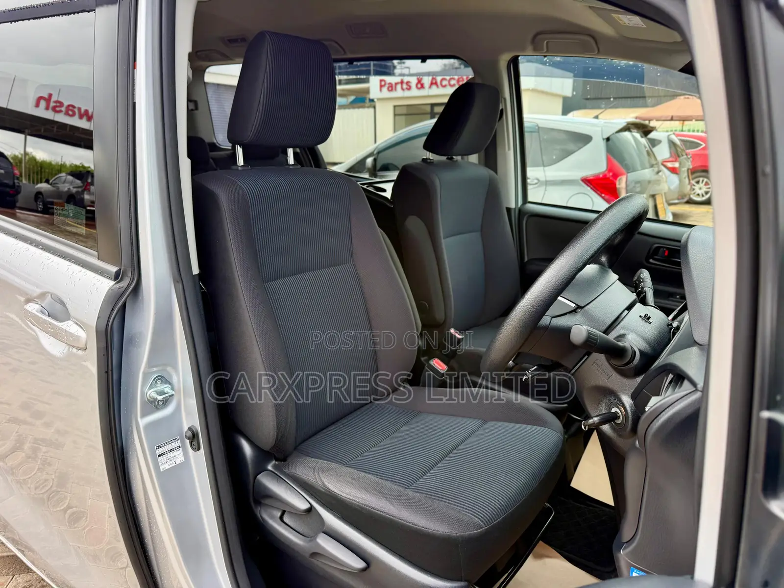 Toyota Noah 2.0 FWD (7 Seater) 2019
