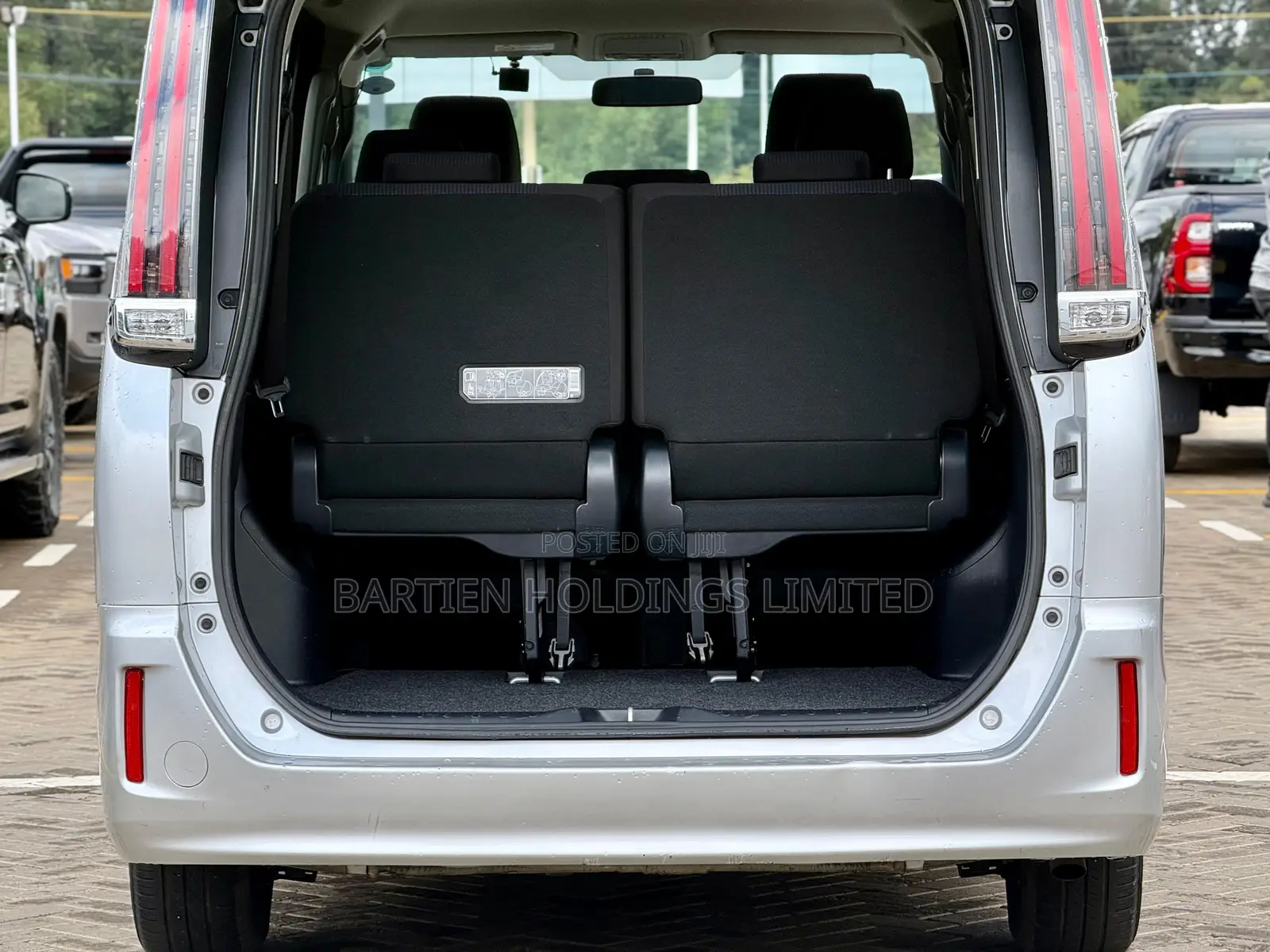 Toyota Noah 2.0 FWD (7 Seater) 2019