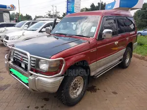 Mitsubishi Pajero 1990 Maroon