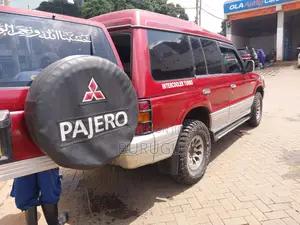 Mitsubishi Pajero 1990 Maroon