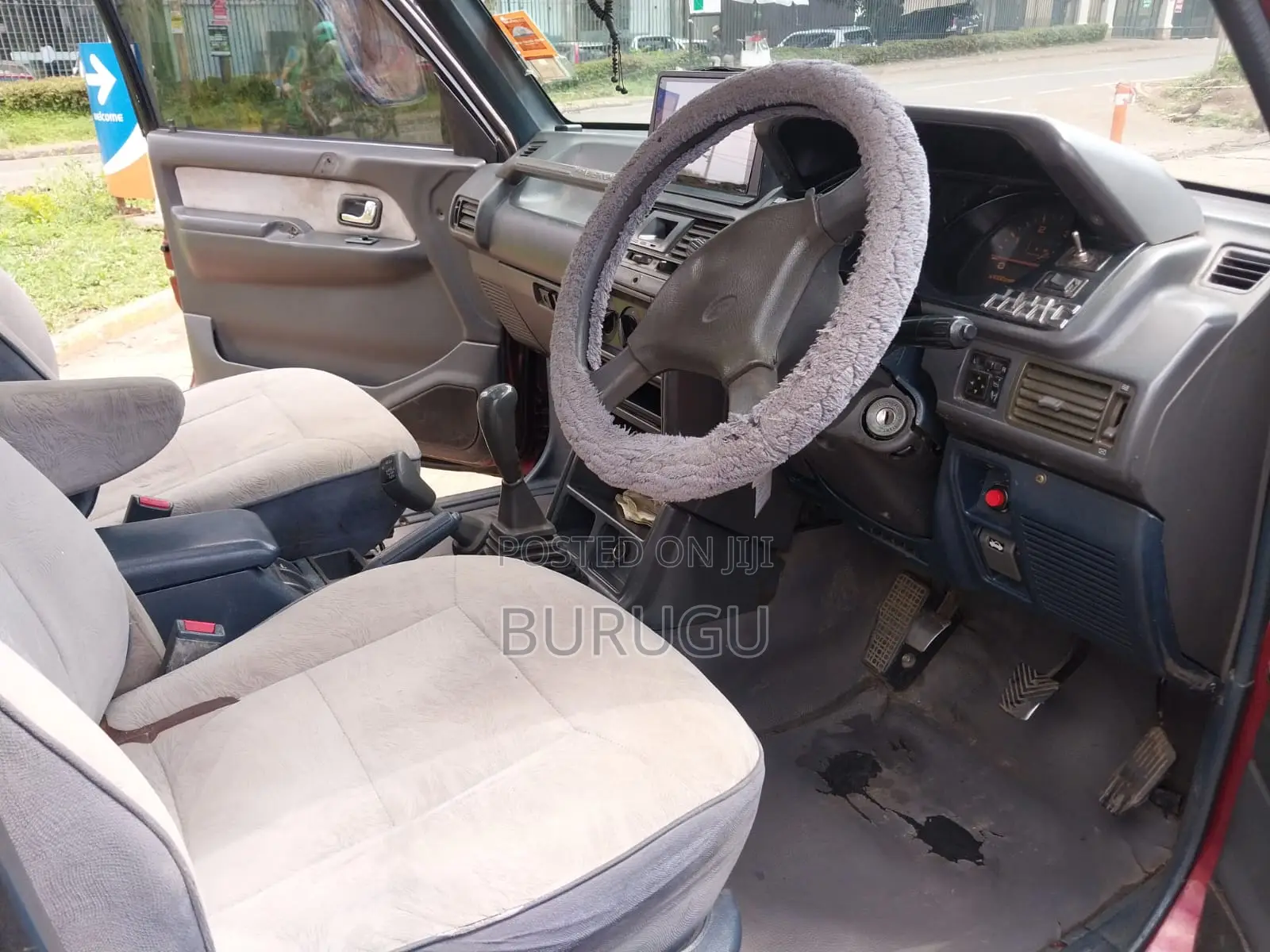 Mitsubishi Pajero 1990 Maroon