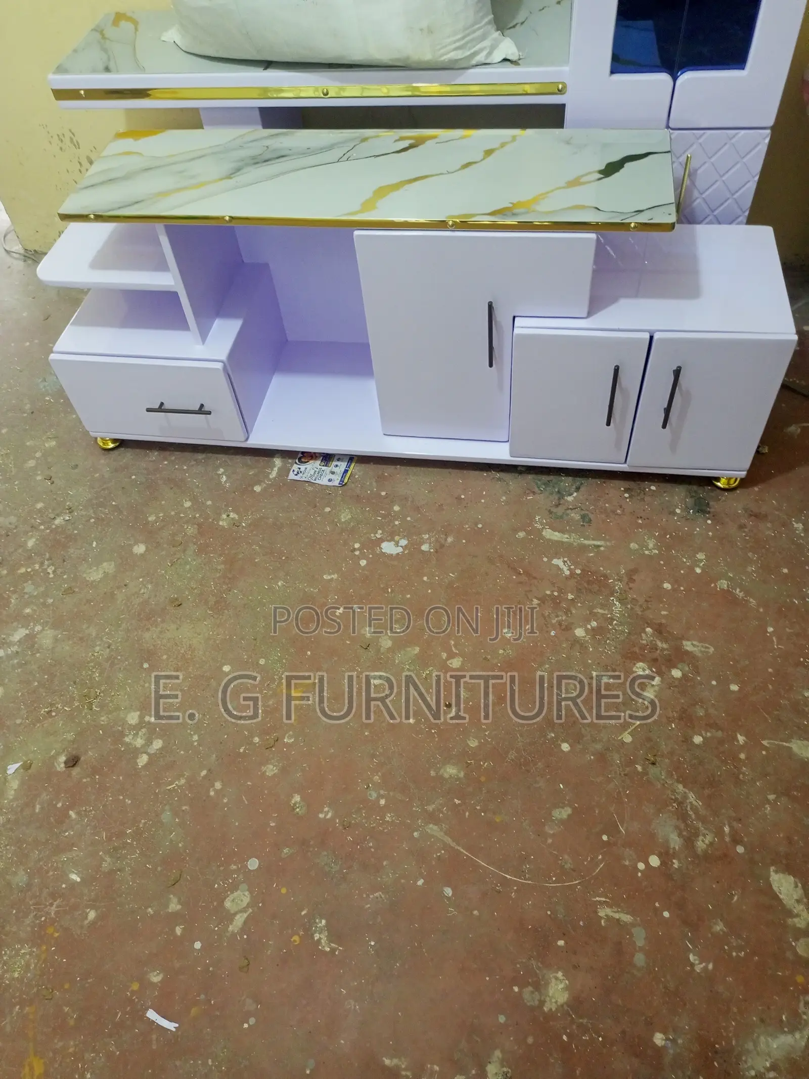 White, Marble Tv Stand
