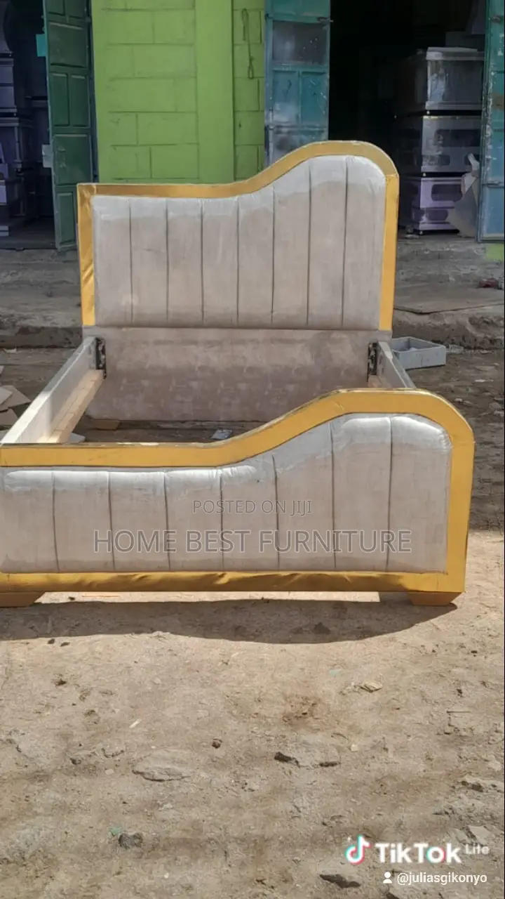 Biege 4*6 Chester Bed