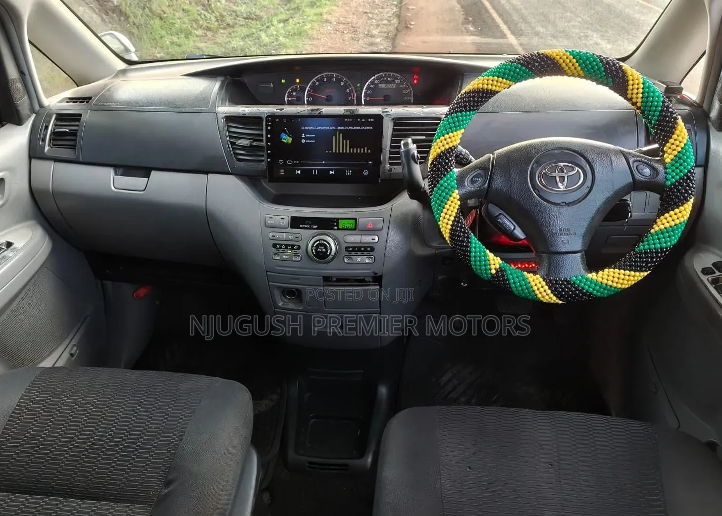 Toyota Voxy 2006 White