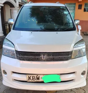 Toyota Voxy 2006 White