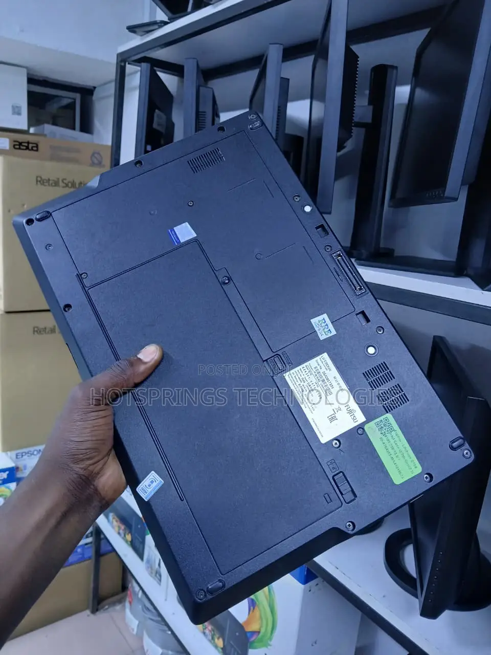Laptop Fujitsu Lifebook E558 8GB Intel Core i3 SSD 256GB