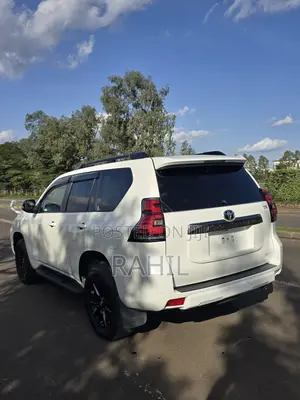Toyota Land Cruiser Prado 2.8 2020 White