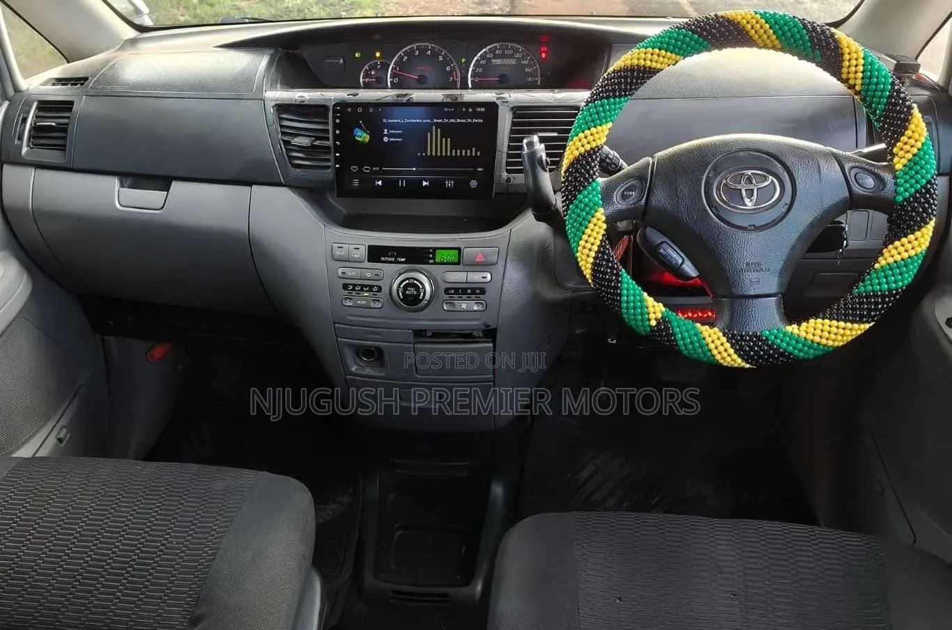 Toyota Voxy 2006 White