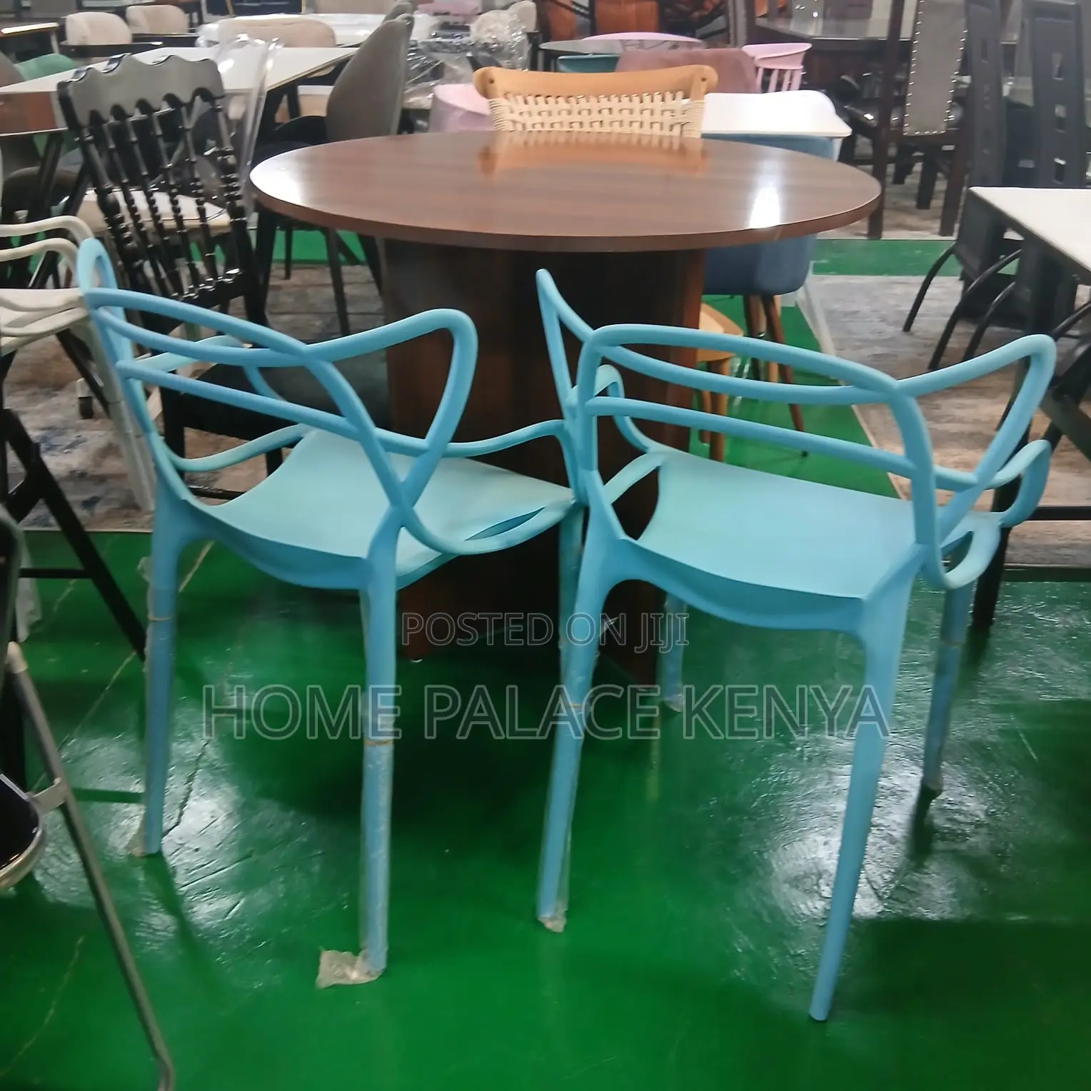 Plastic Chair: Entangled Back Molded Kitchen Chair