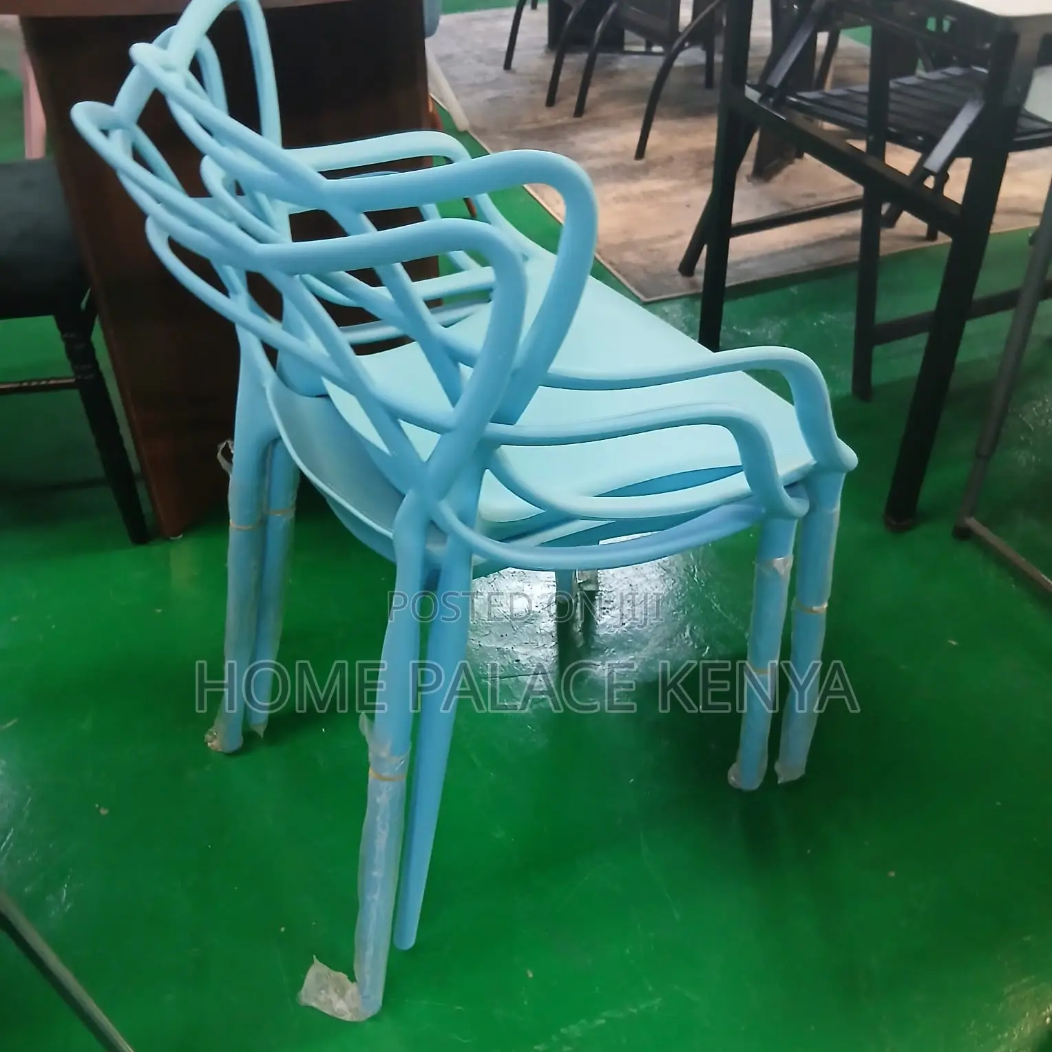 Plastic Chair: Entangled Back Molded Kitchen Chair