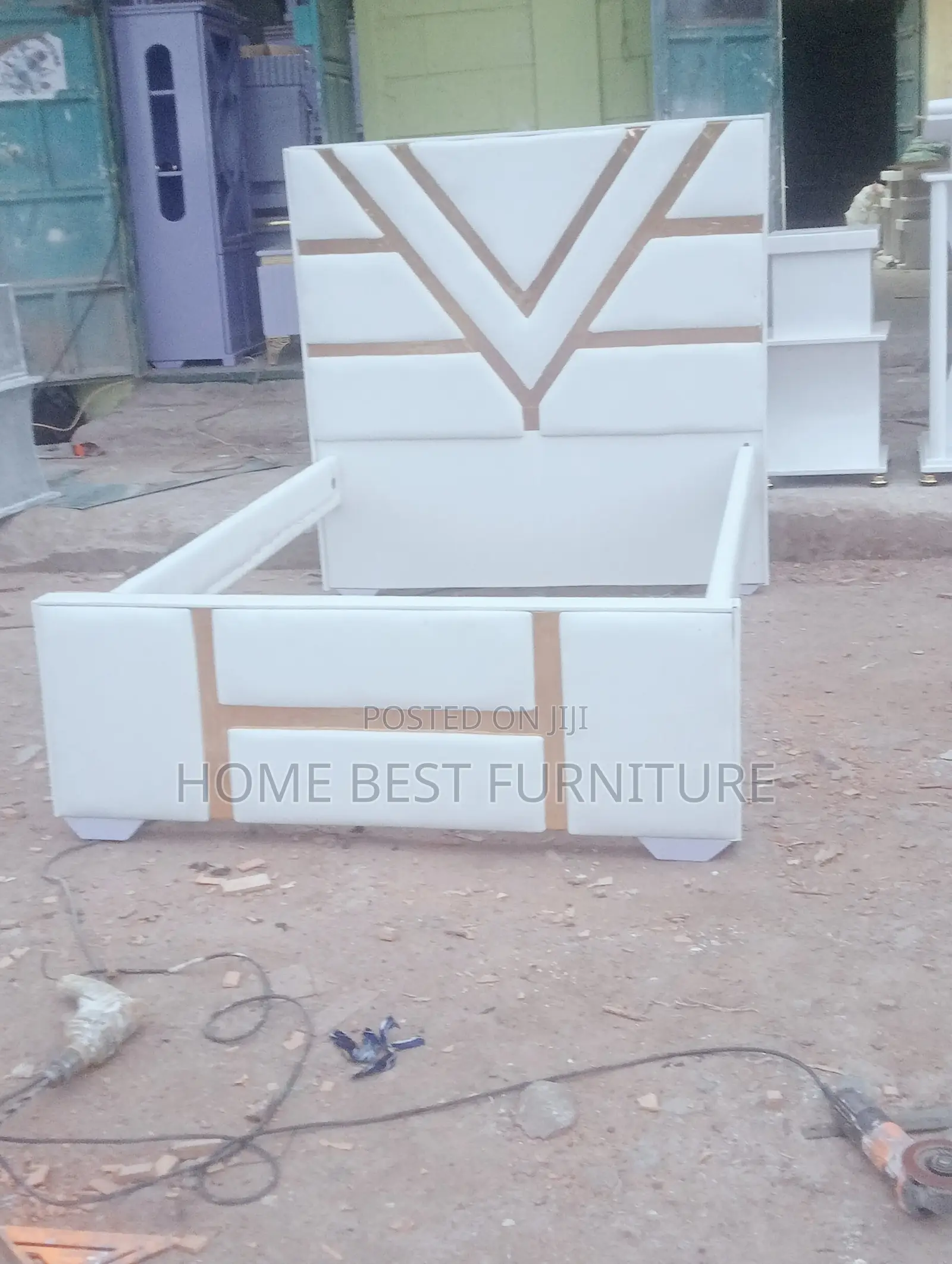 White 5*6 Leather Chester Bed