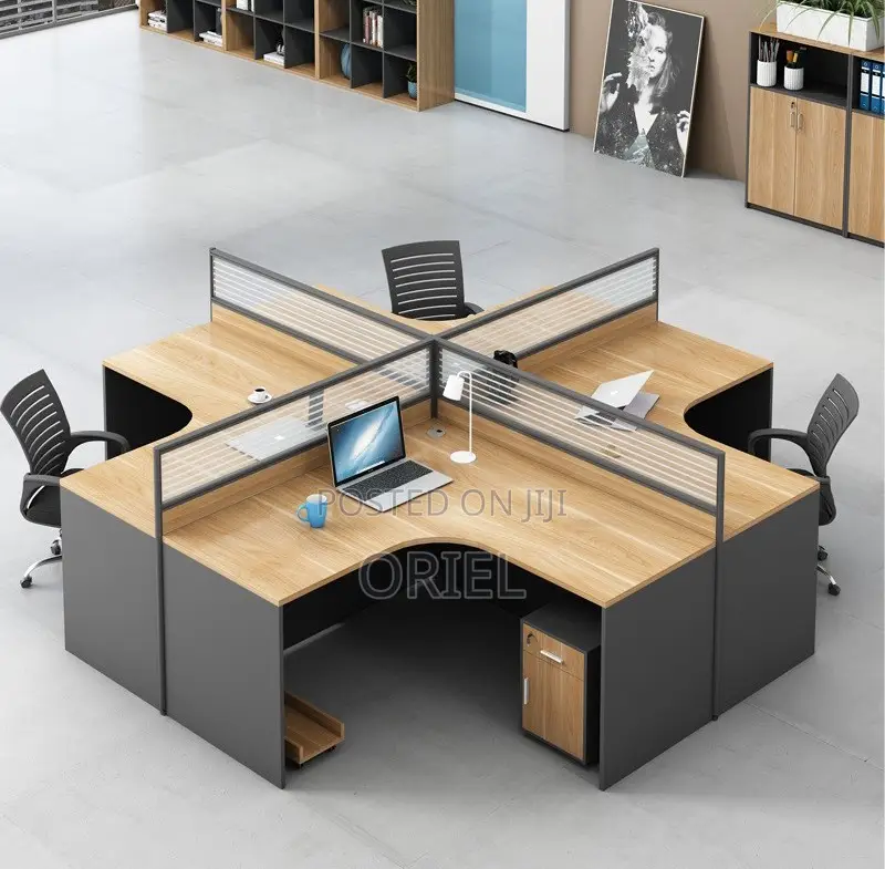 Office Workstation : Curved 4-Seater Workstation