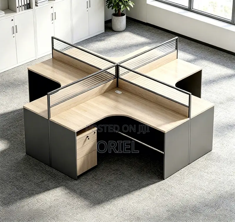 Office Workstation : Curved 4-Seater Workstation
