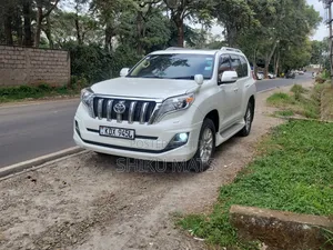 Toyota Land Cruiser 2016 White