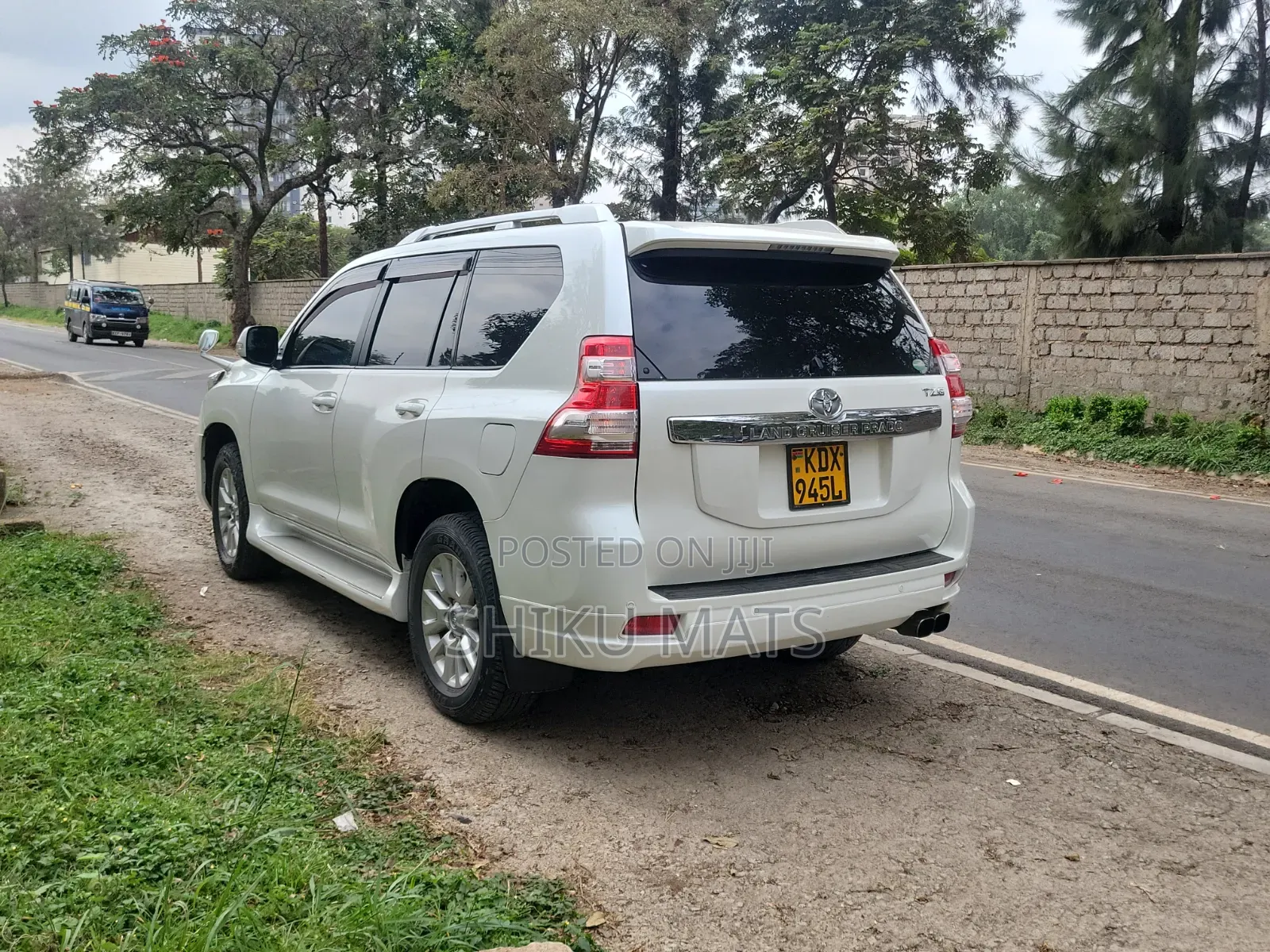 Toyota Land Cruiser 2016 White