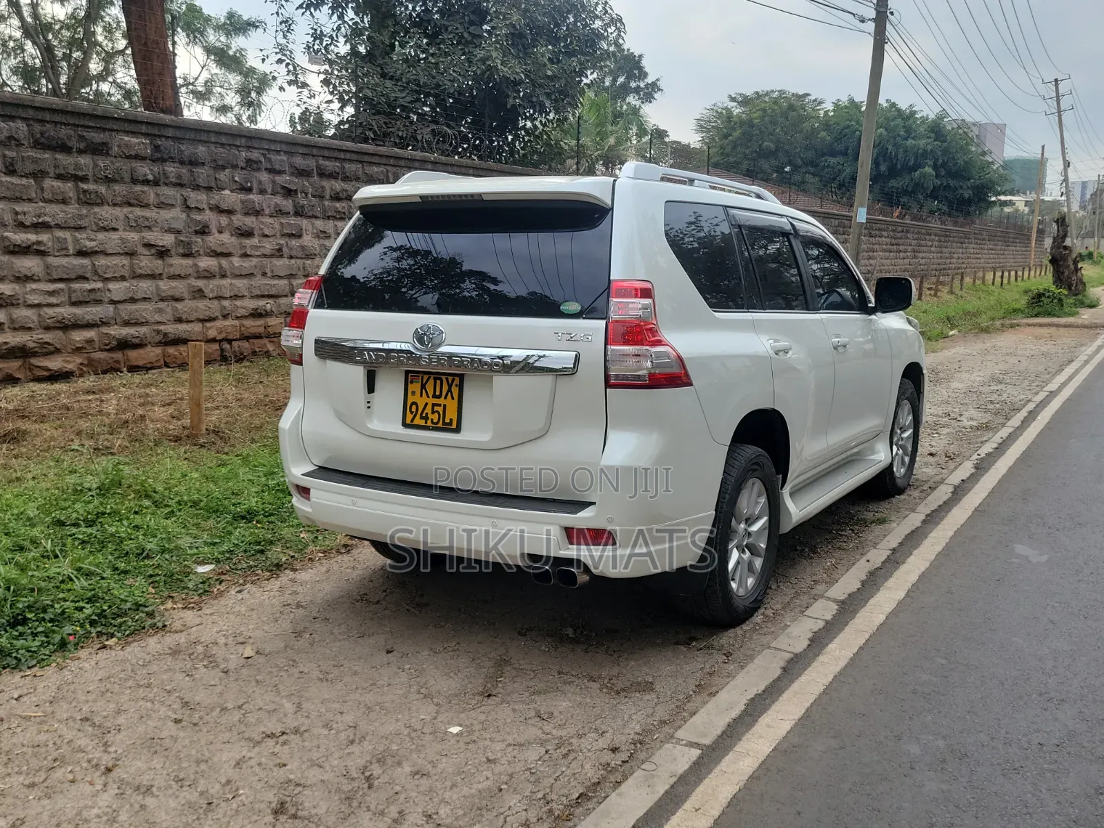 Toyota Land Cruiser 2016 White
